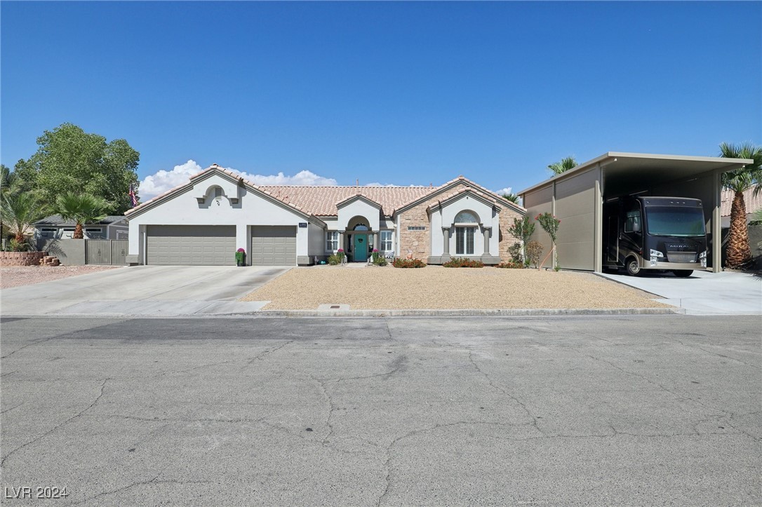 3127 Redwood Street
