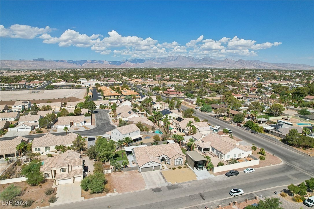 3127 Redwood Street