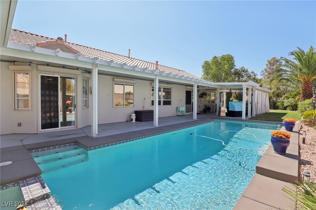 3127 Redwood Street