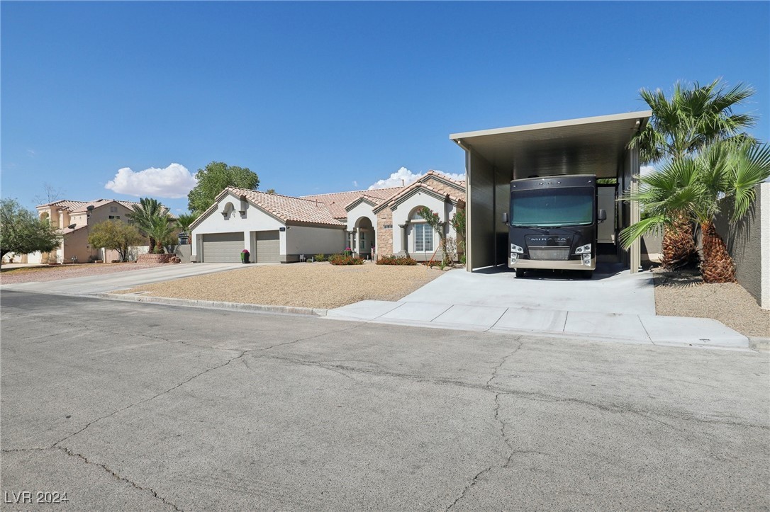 3127 Redwood Street
