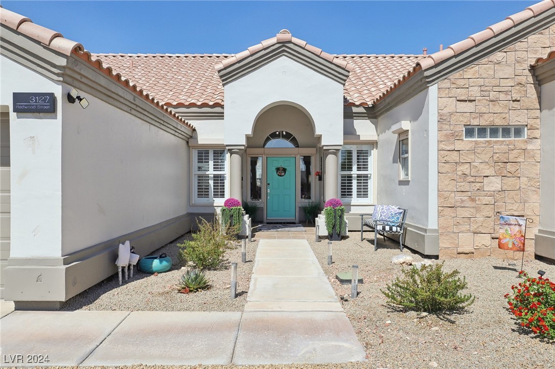 3127 Redwood Street