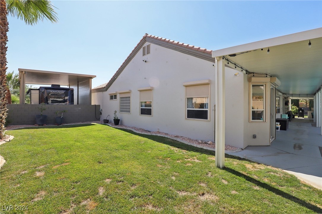 3127 Redwood Street