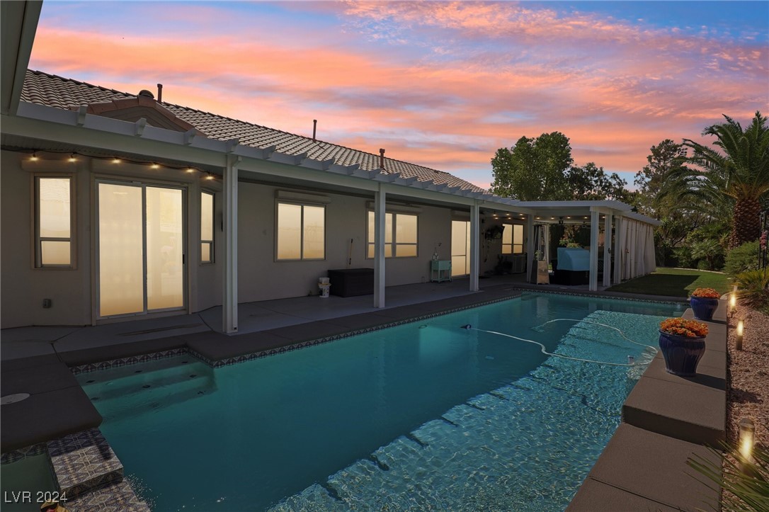 3127 Redwood Street