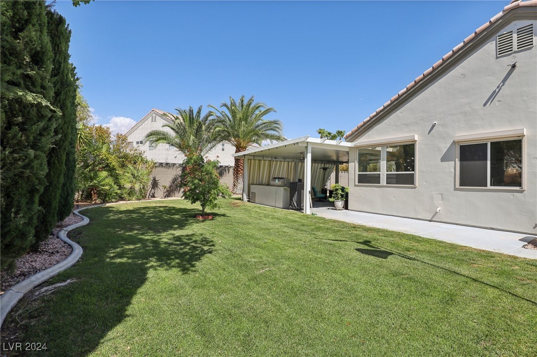 3127 Redwood Street