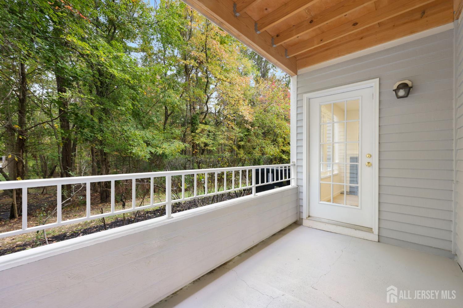 102 Raintree Court, Helmetta