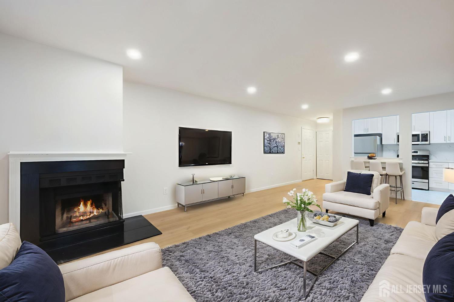 102 Raintree Court, Helmetta