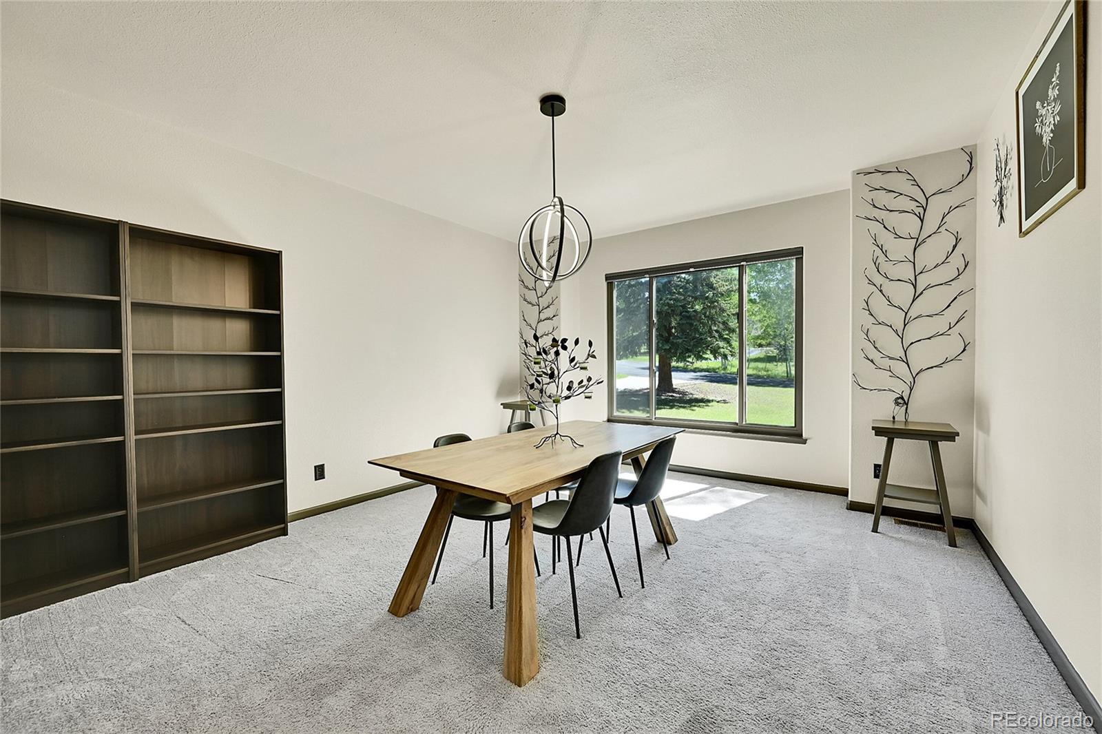 525 Regent Lane