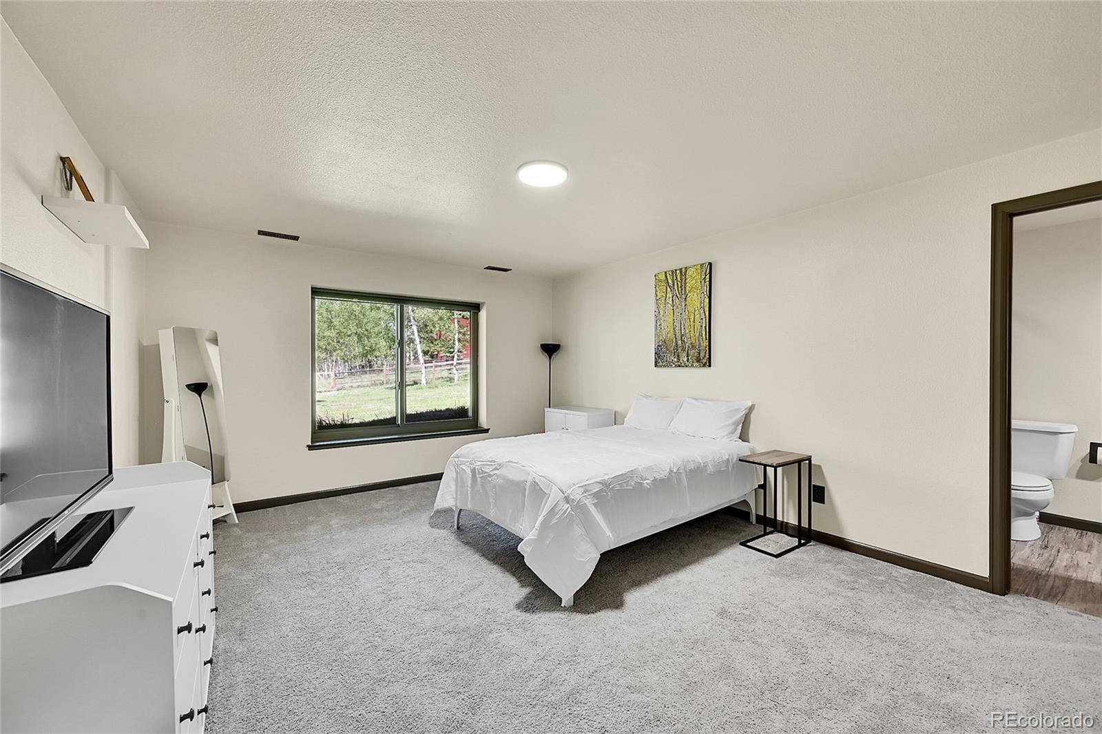 525 Regent Lane