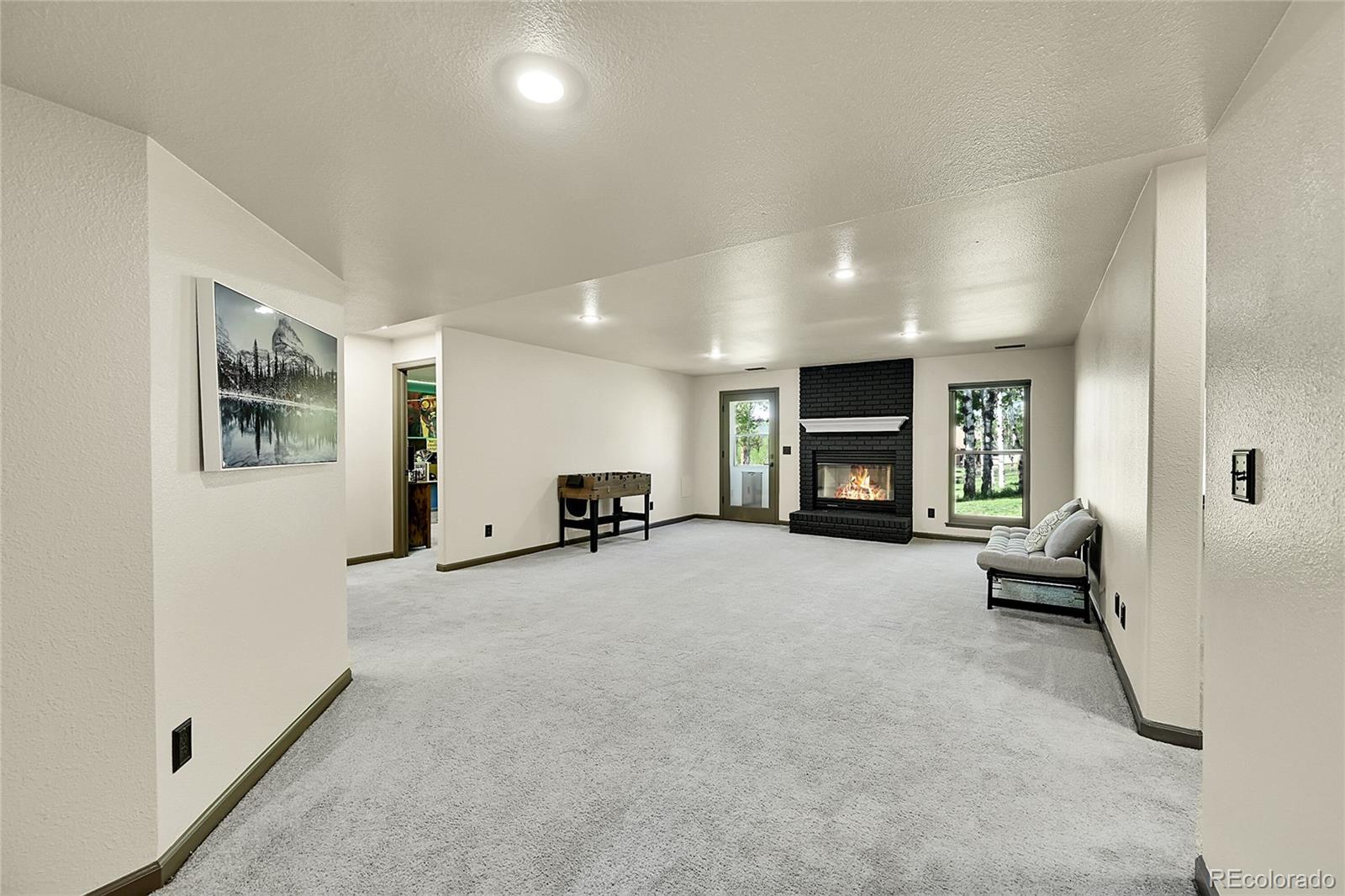 525 Regent Lane