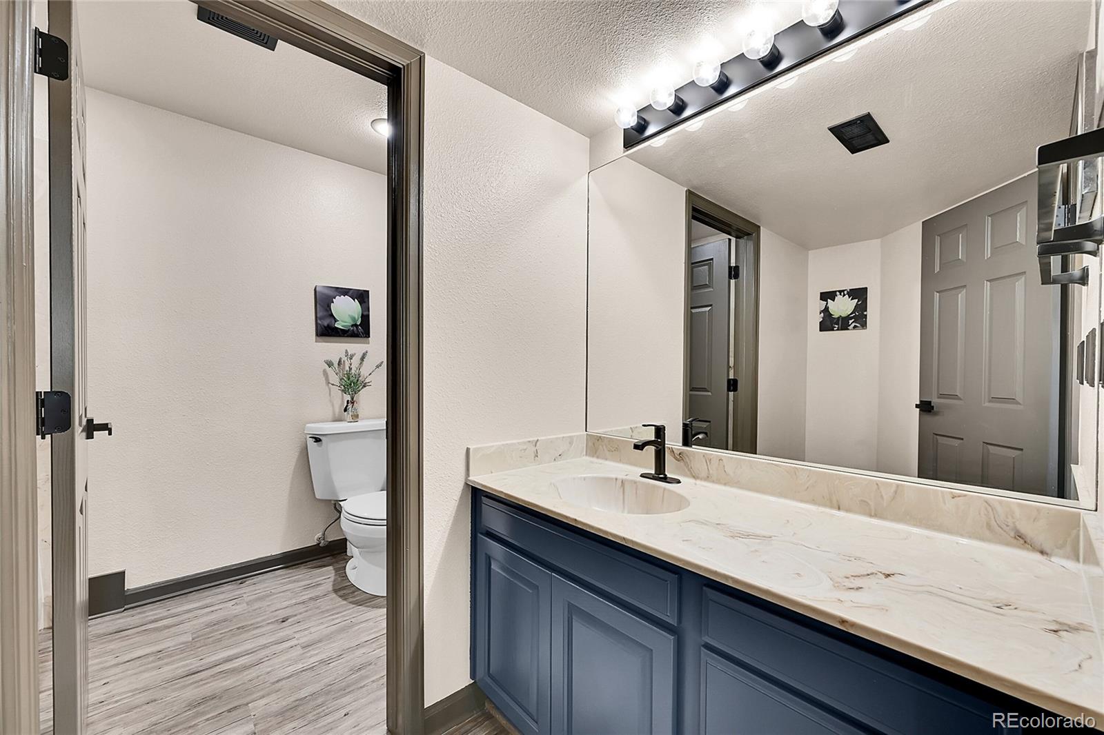 525 Regent Lane