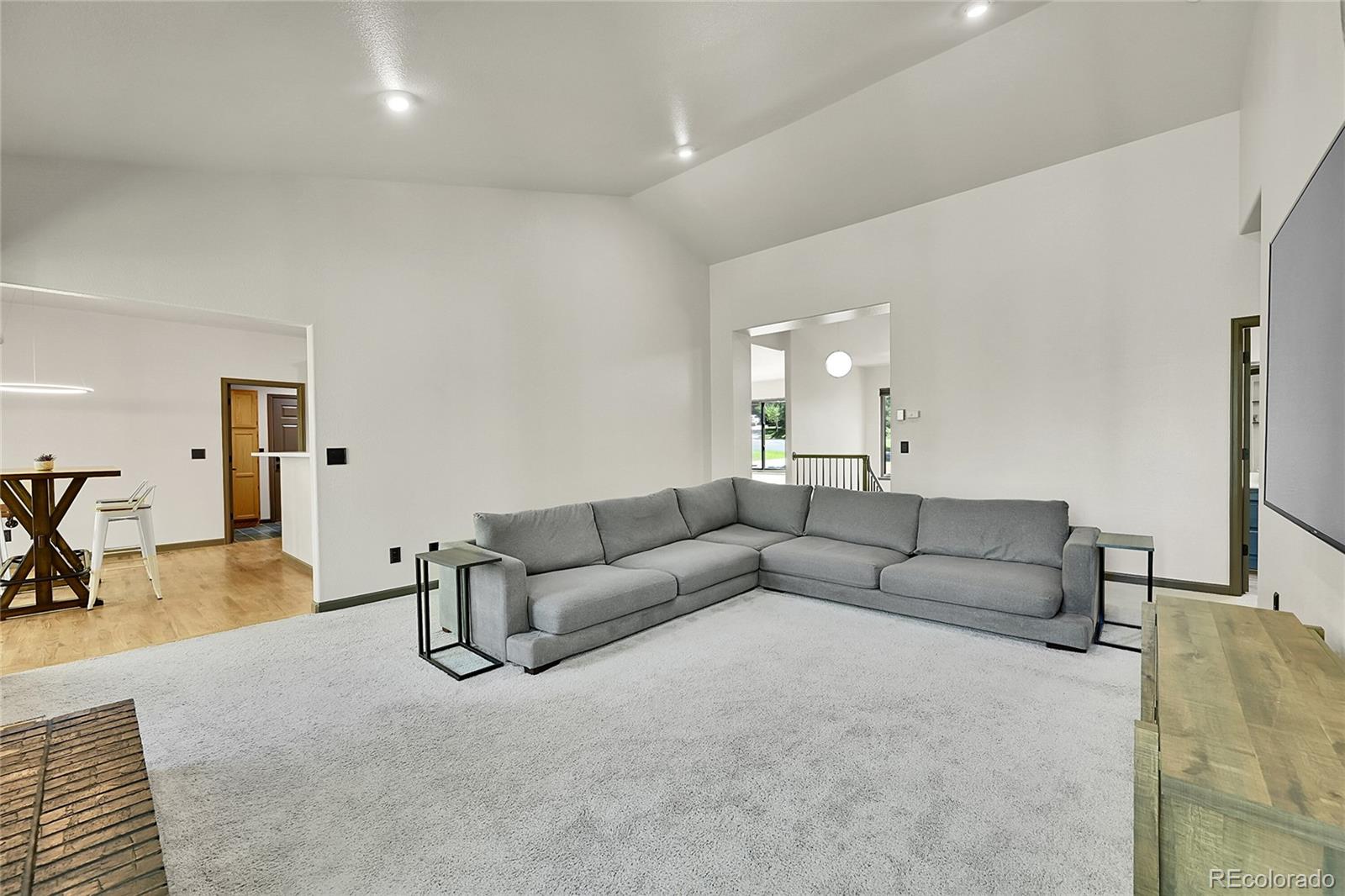 525 Regent Lane