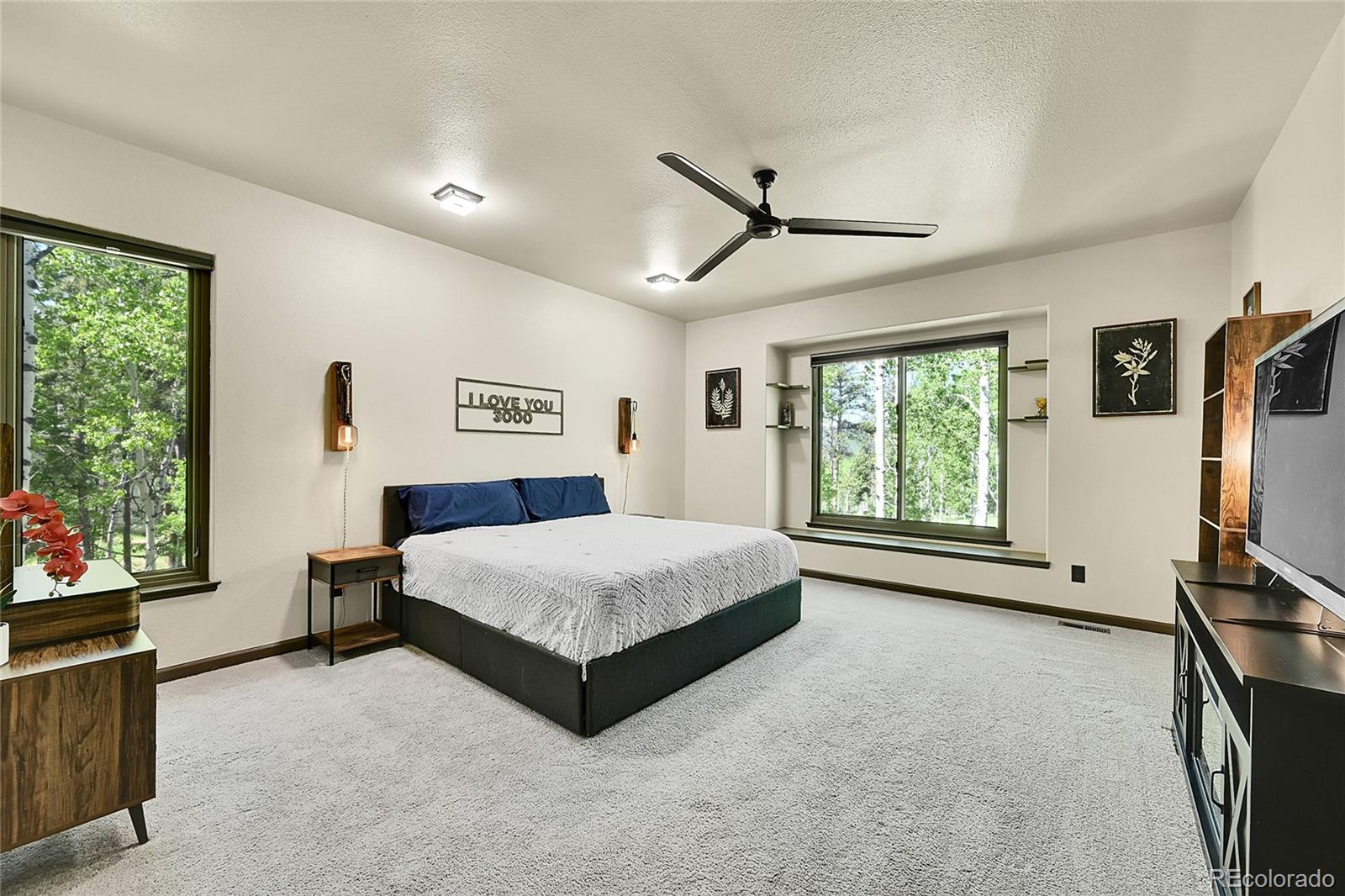 525 Regent Lane