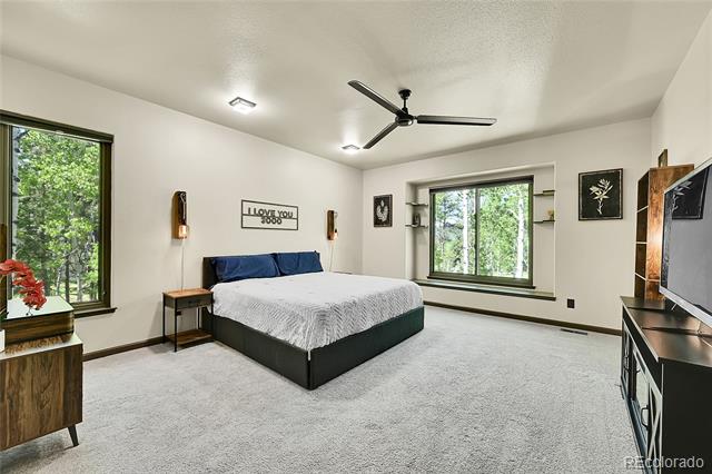 525 Regent Lane