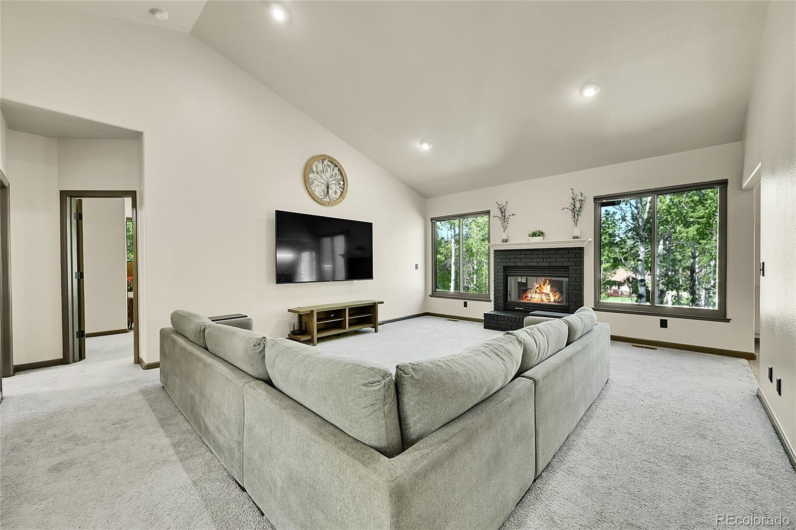 525 Regent Lane