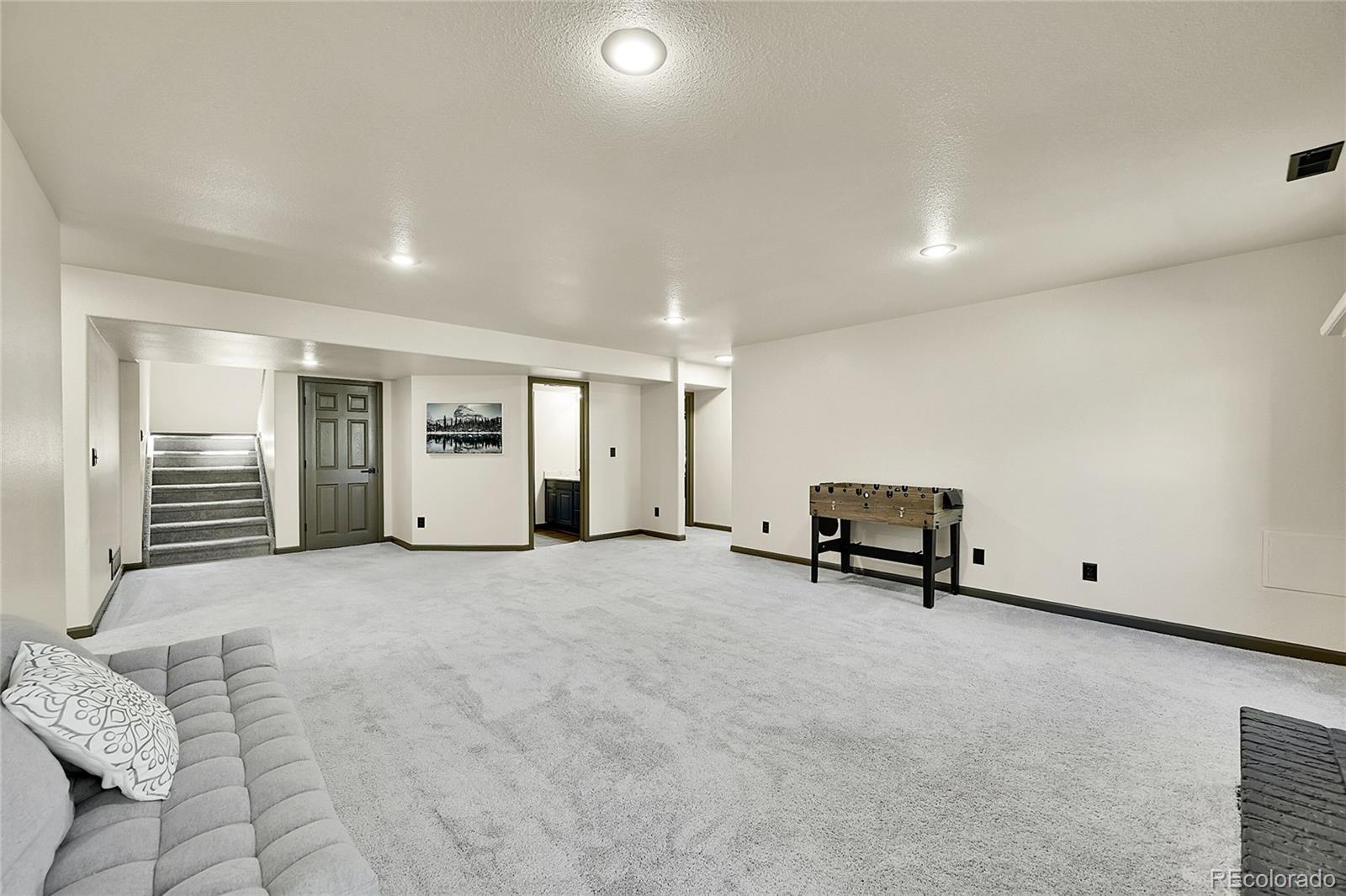 525 Regent Lane