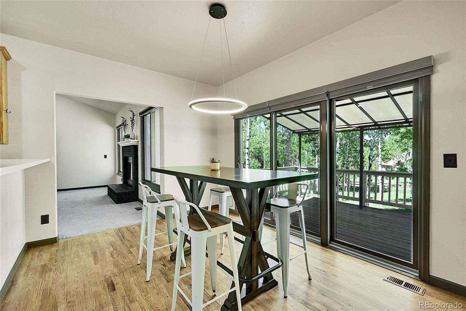 525 Regent Lane