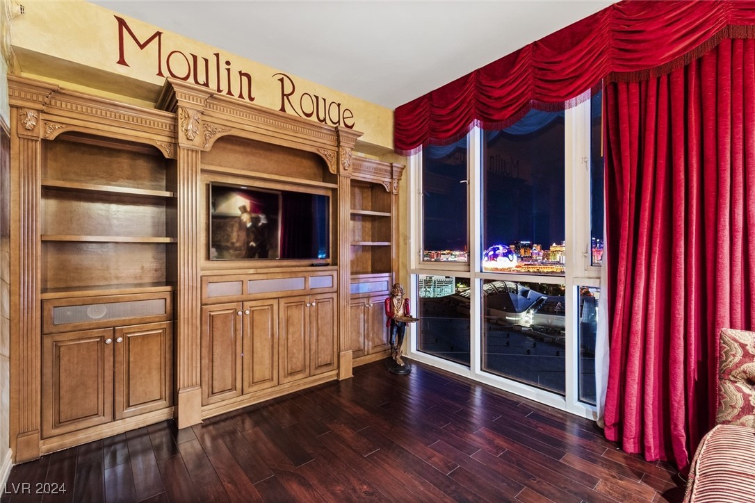 2877 Paradise Road 2803