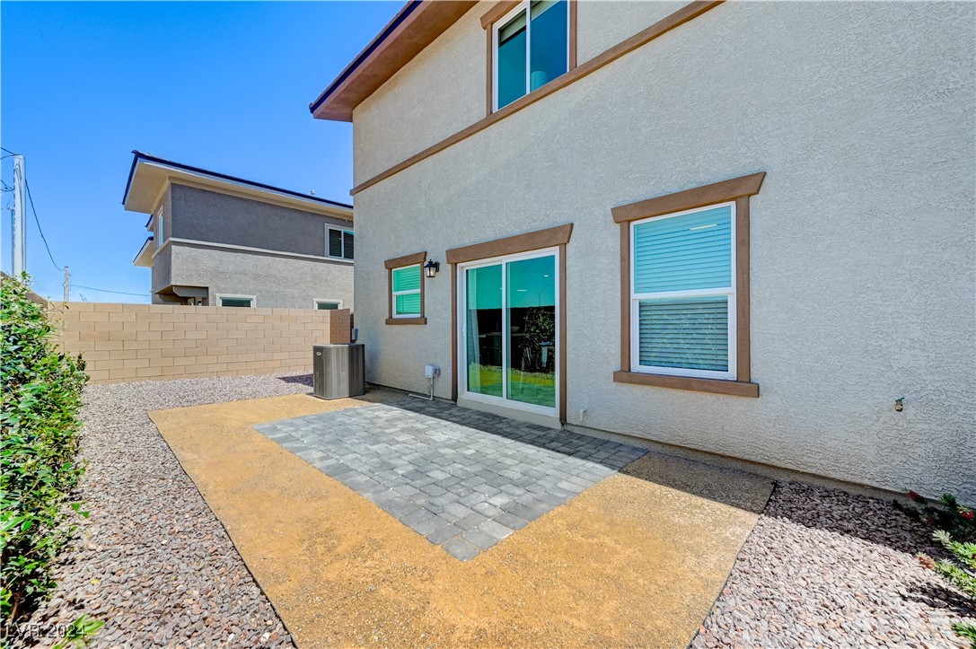 911 Cadence View Way