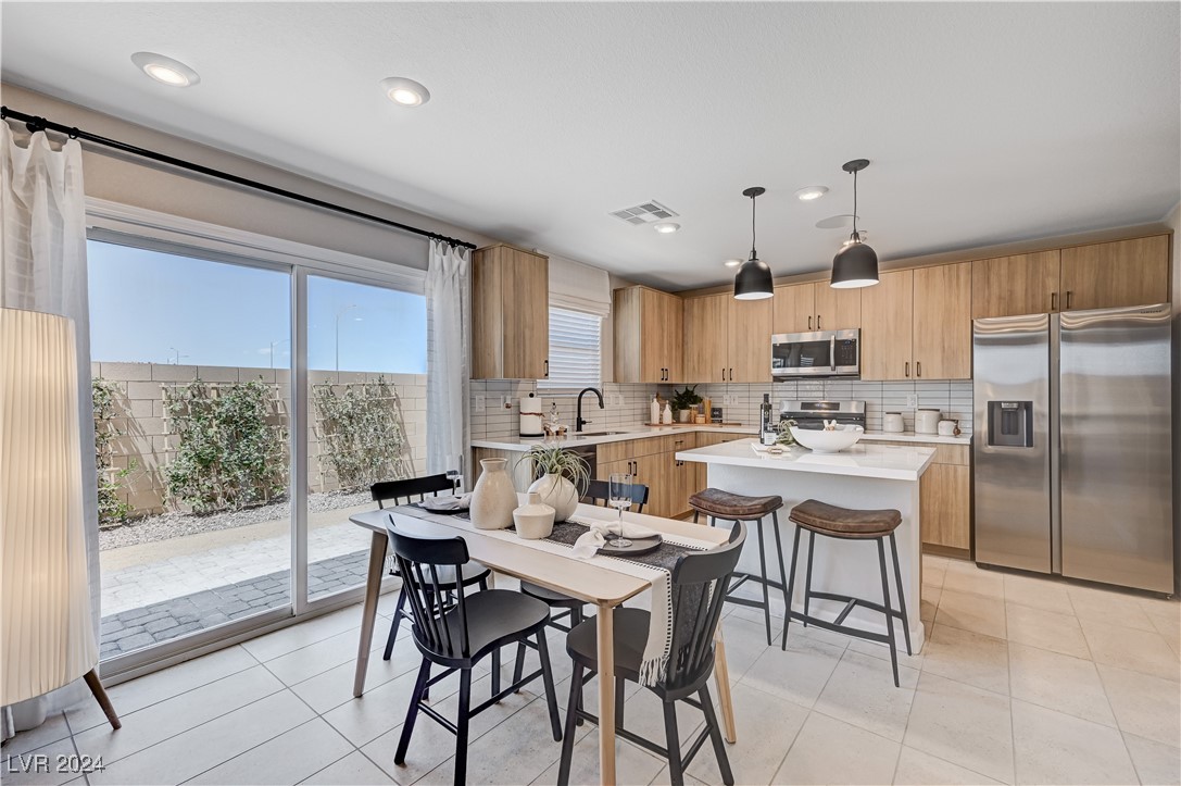 911 Cadence View Way