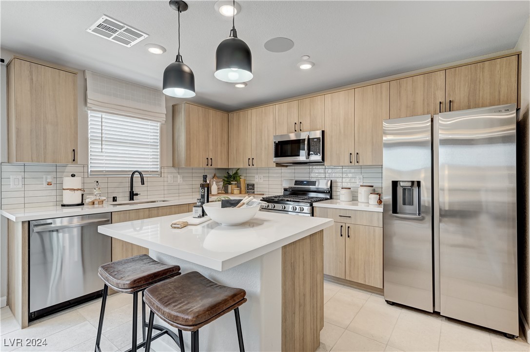 911 Cadence View Way