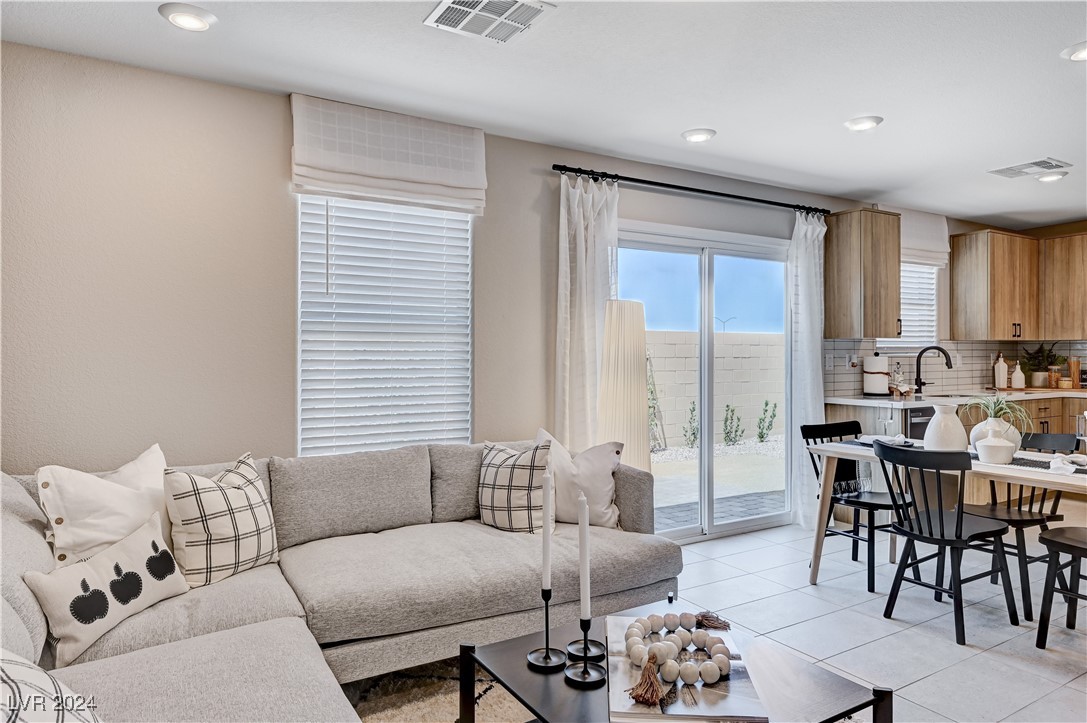 911 Cadence View Way