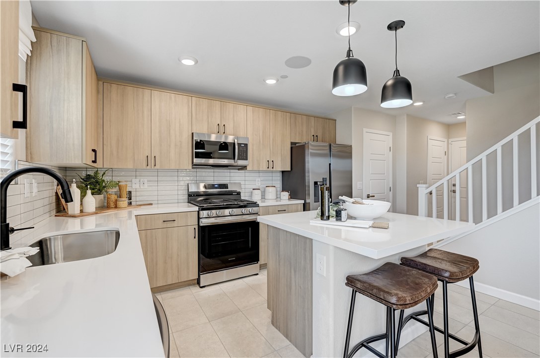 911 Cadence View Way