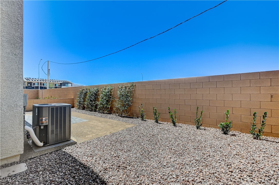 911 Cadence View Way