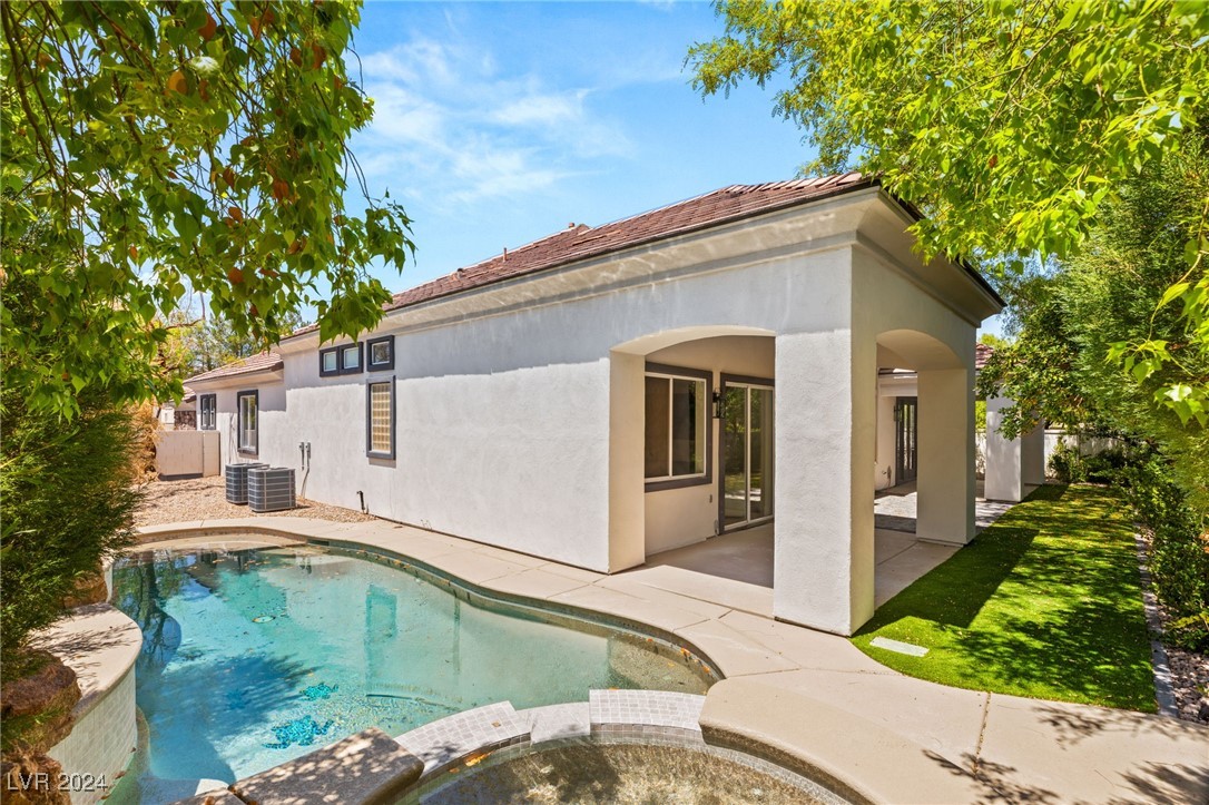 1008 Sir James Bridge Way