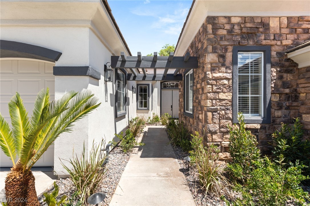 1008 Sir James Bridge Way