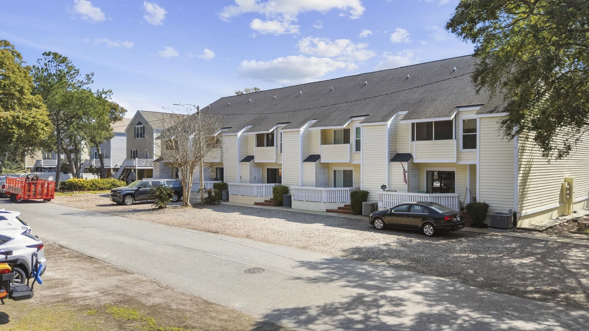 14 N Willow Dr. Unit: 3