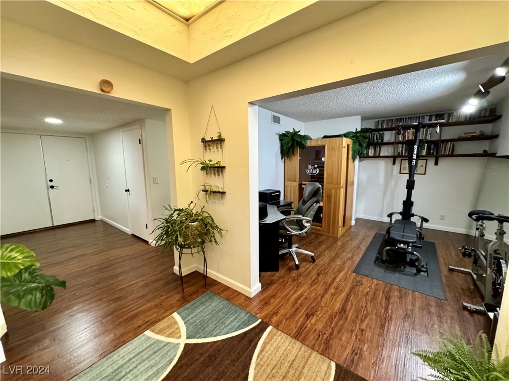 2588 Malabar Avenue