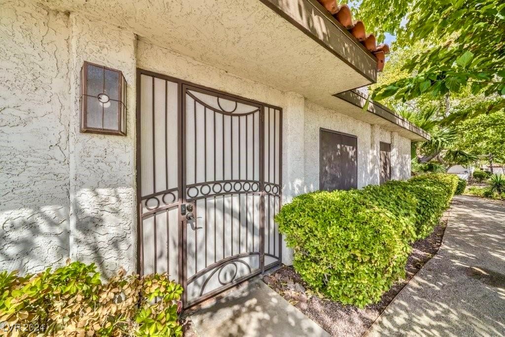 2588 Malabar Avenue
