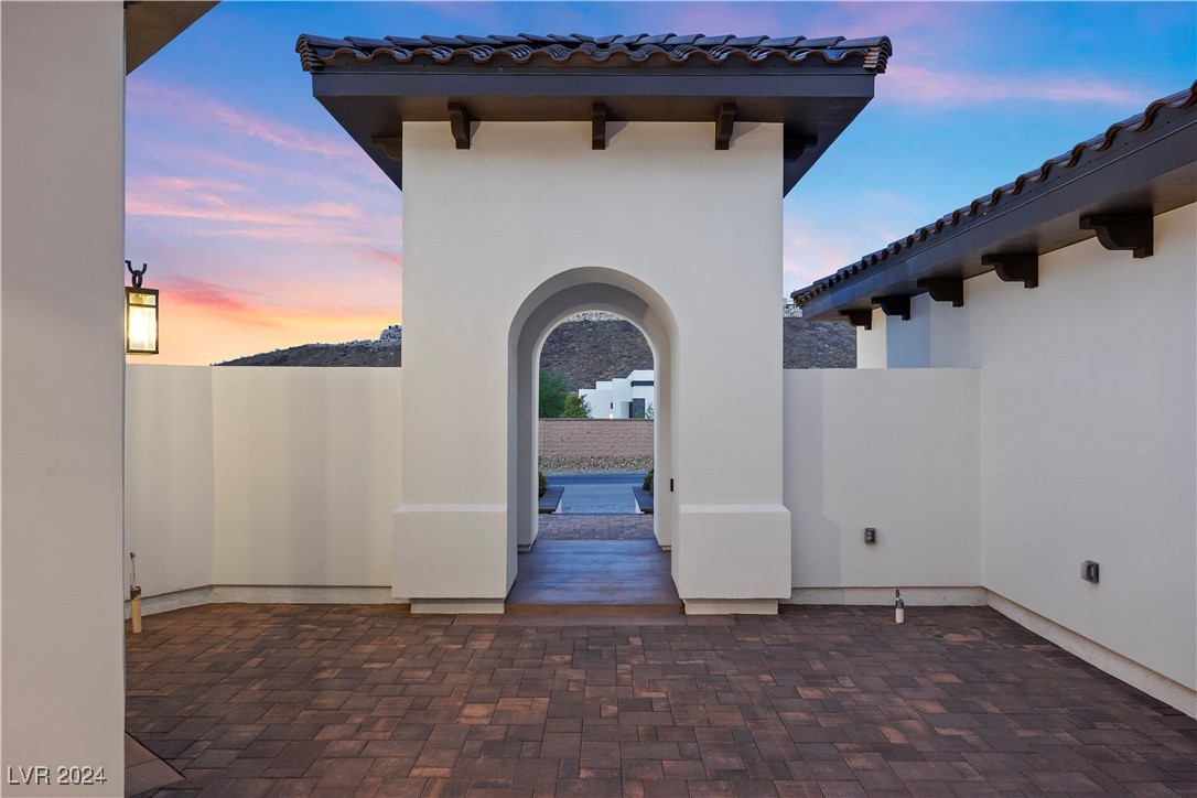 1090 rose quartz Road