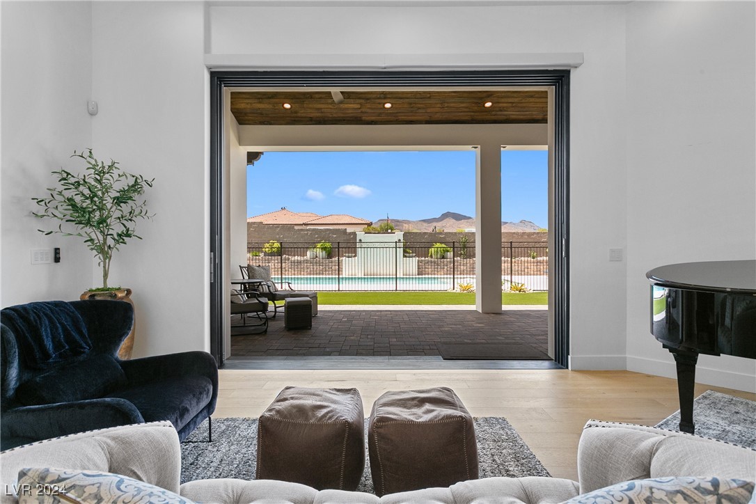 1090 rose quartz Road