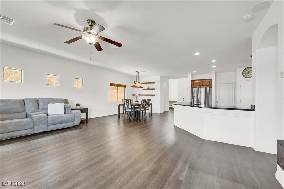 812 Applecross Avenue