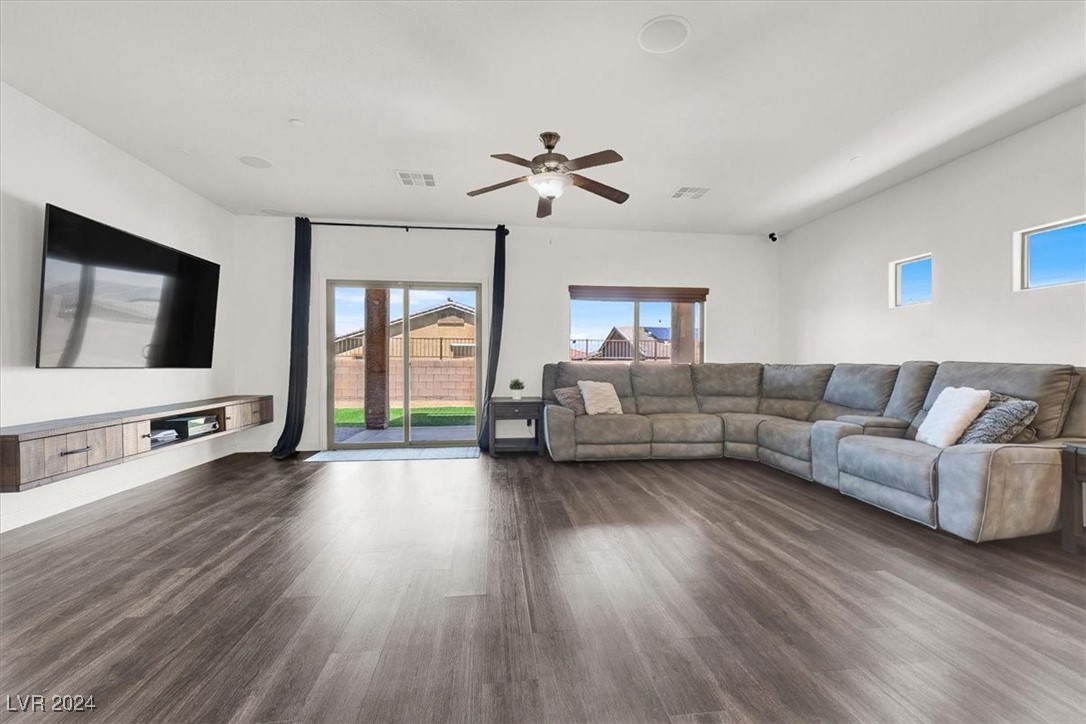 812 Applecross Avenue