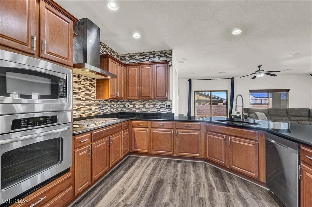 812 Applecross Avenue