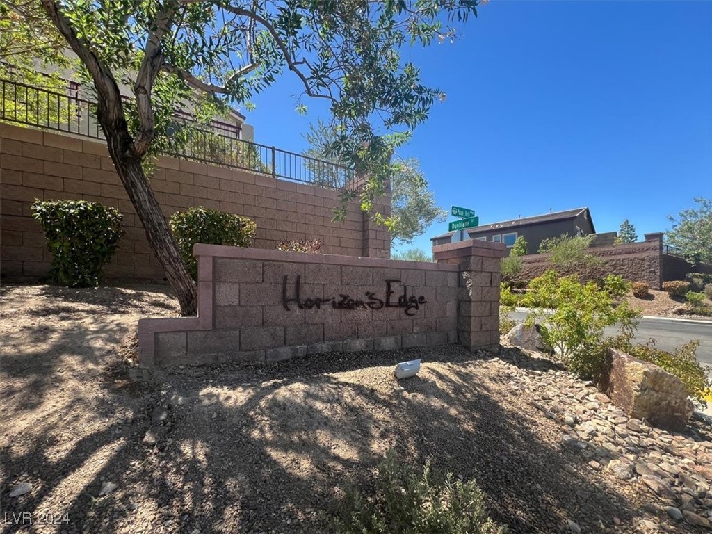 812 Applecross Avenue