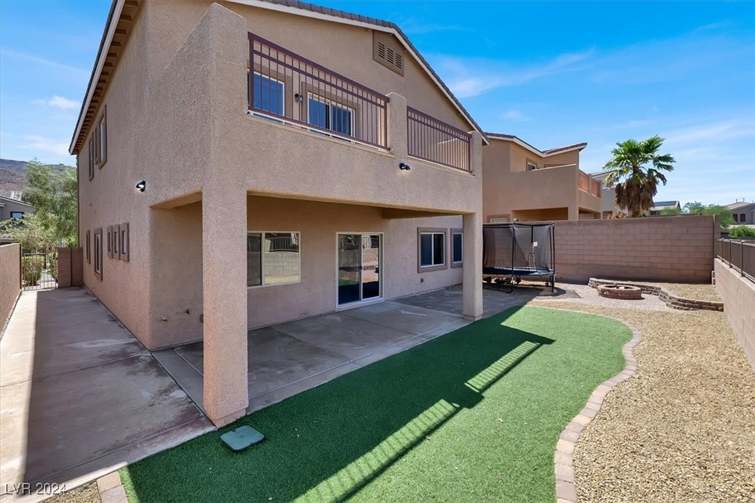 812 Applecross Avenue