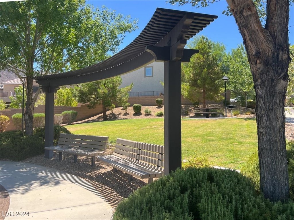 812 Applecross Avenue