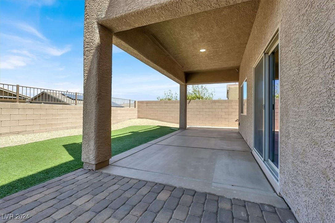 812 Applecross Avenue