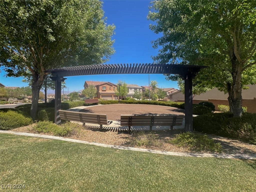 812 Applecross Avenue