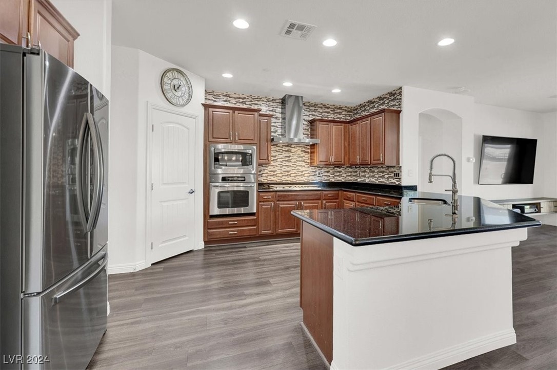 812 Applecross Avenue