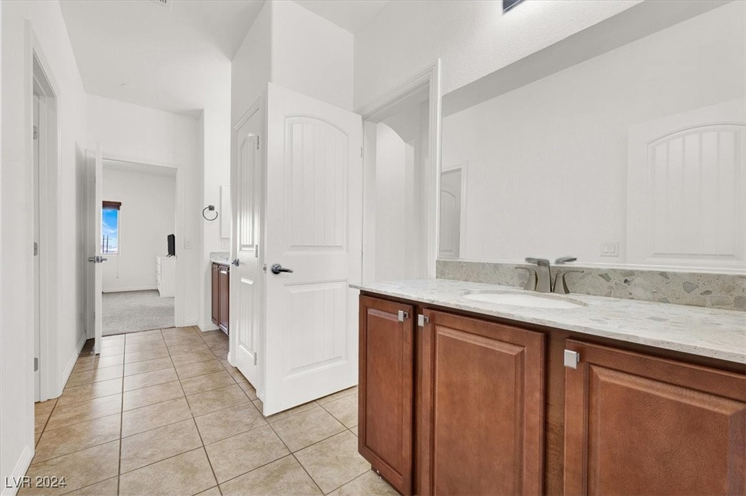 812 Applecross Avenue