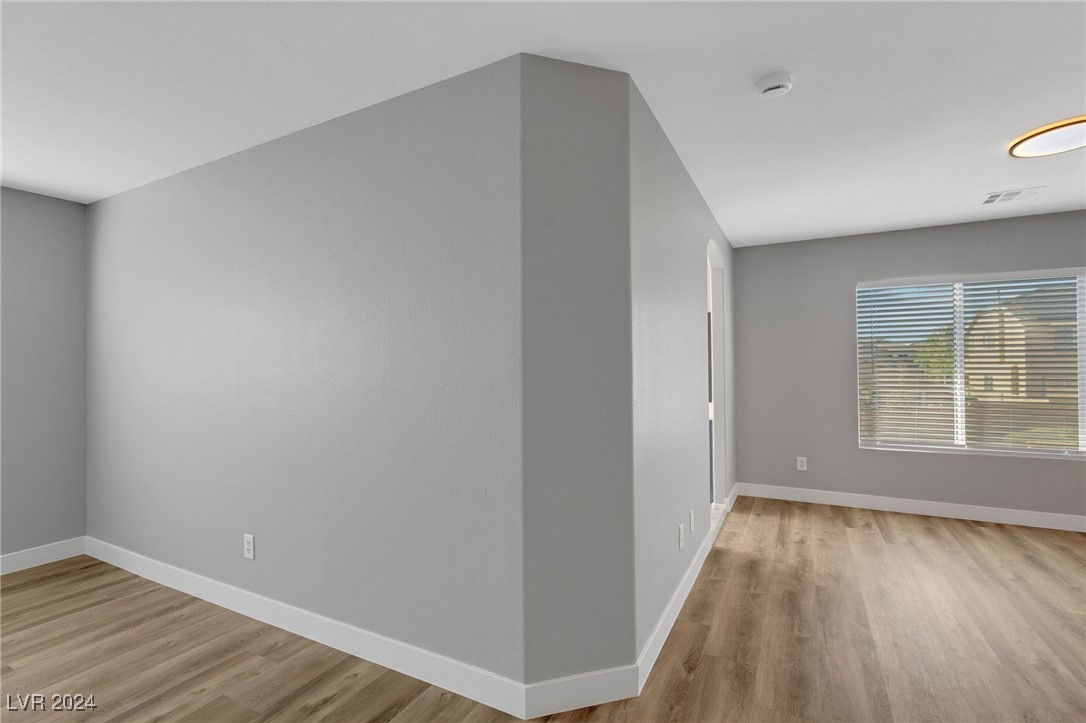 11033 Meadow Leaf Avenue
