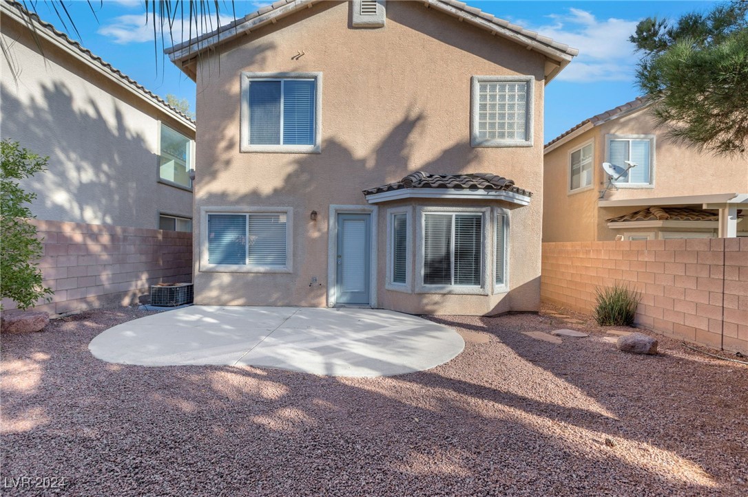 11033 Meadow Leaf Avenue