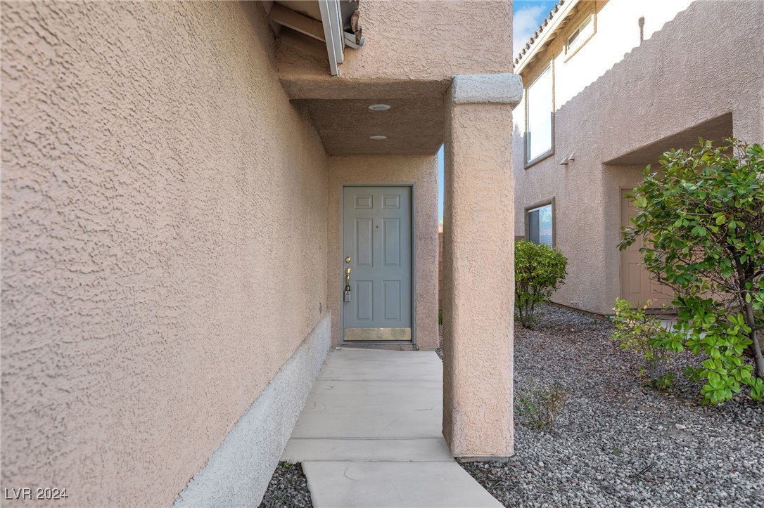 11033 Meadow Leaf Avenue