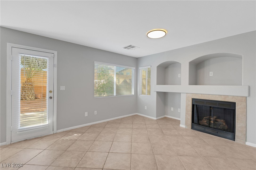 11033 Meadow Leaf Avenue