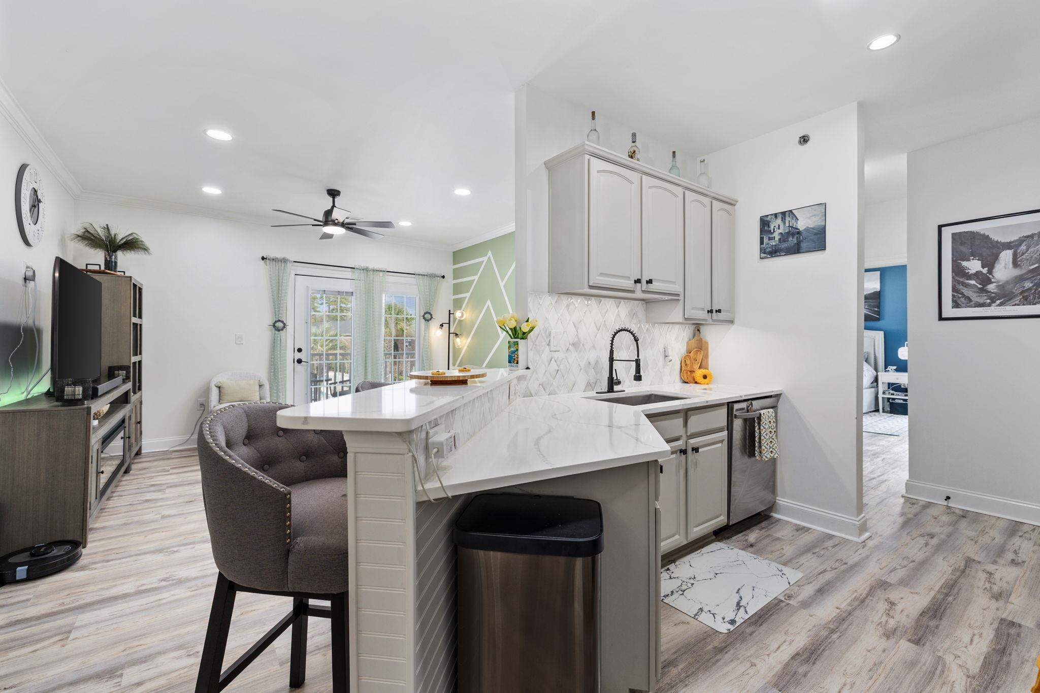 2013 Silvercrest Dr. Unit: 30-F