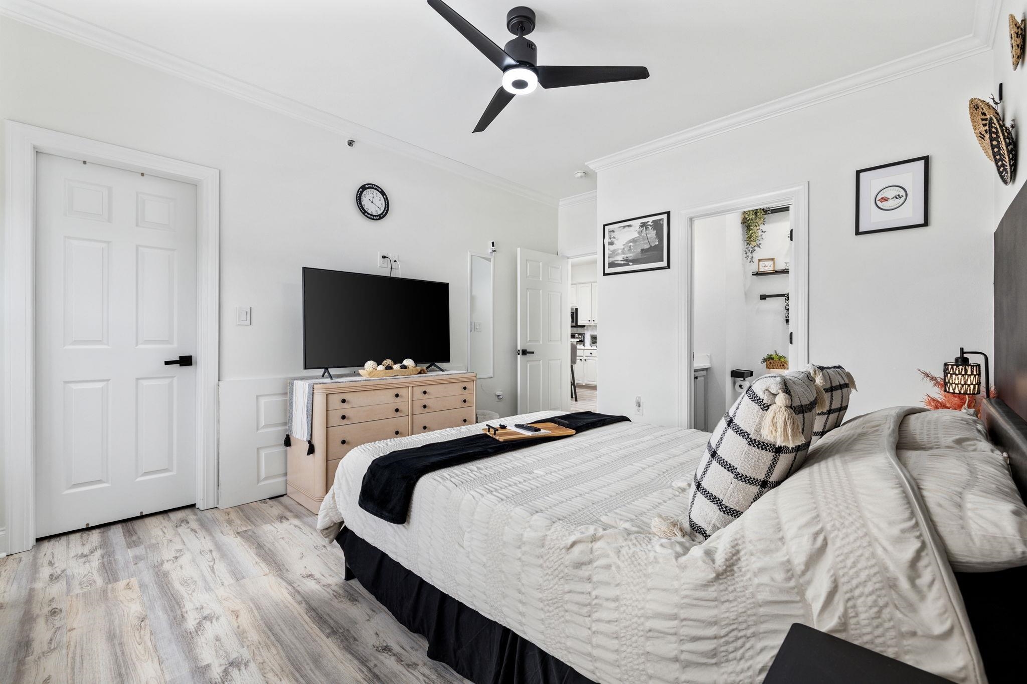 2013 Silvercrest Dr. Unit: 30-F